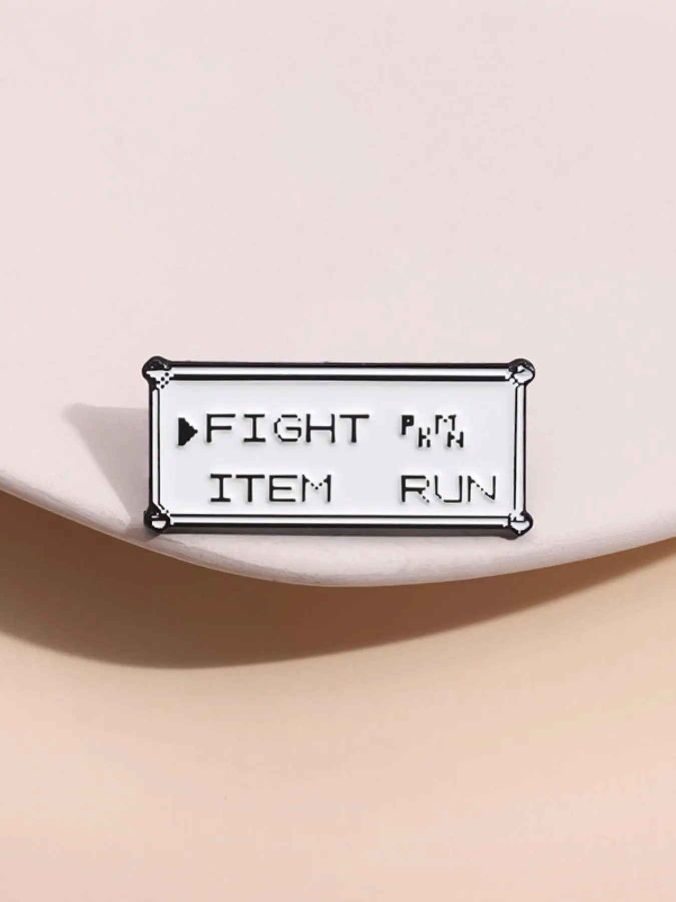 Men Accessories All - Spilla con Motivo a Lettere, Spilla